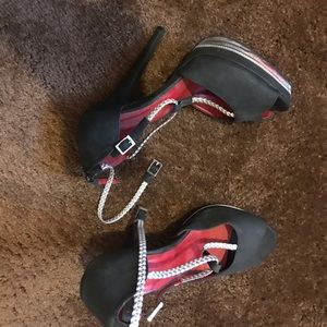 Looks like salsa type shoes